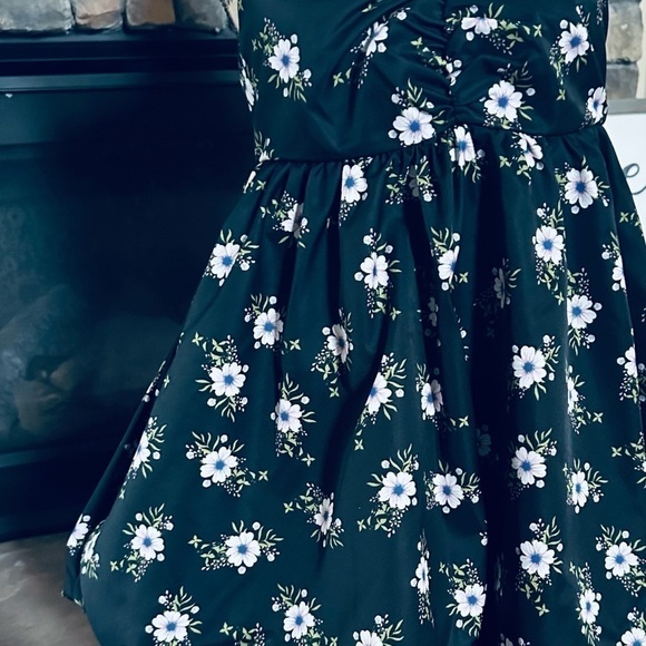 Free People-Babydoll Dress-black floral-Small-In a Bubble Style-NWT-retail $128 - Picture 8 of 11